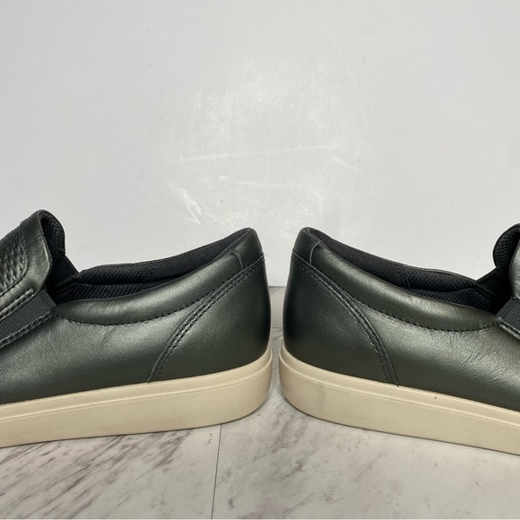 New! Ecco Classic Leather Slip On Sneaker 6 - Picture 8 of 13